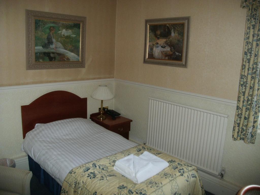 Clarkes Hotel Barrow In Furness Quarto foto